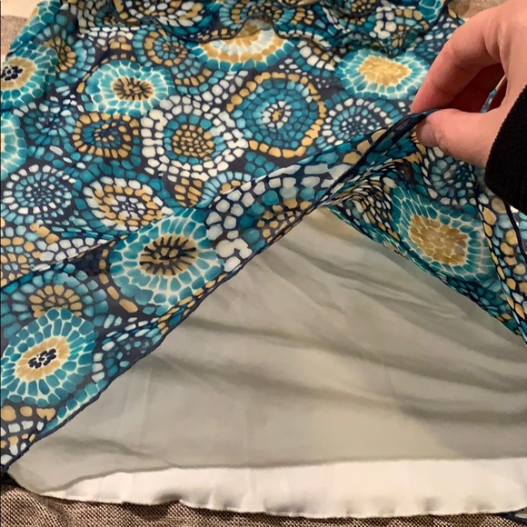 2 ruffled neck tie blouses - Picture 4 of 6